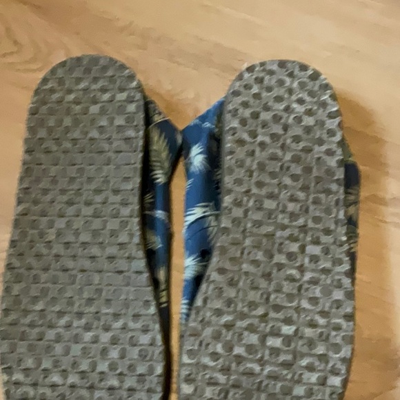 Sanuk Shoes main image 4